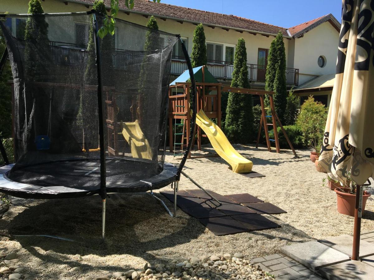 Sobri Halaszcsarda Es Panzio Gasthof Baja