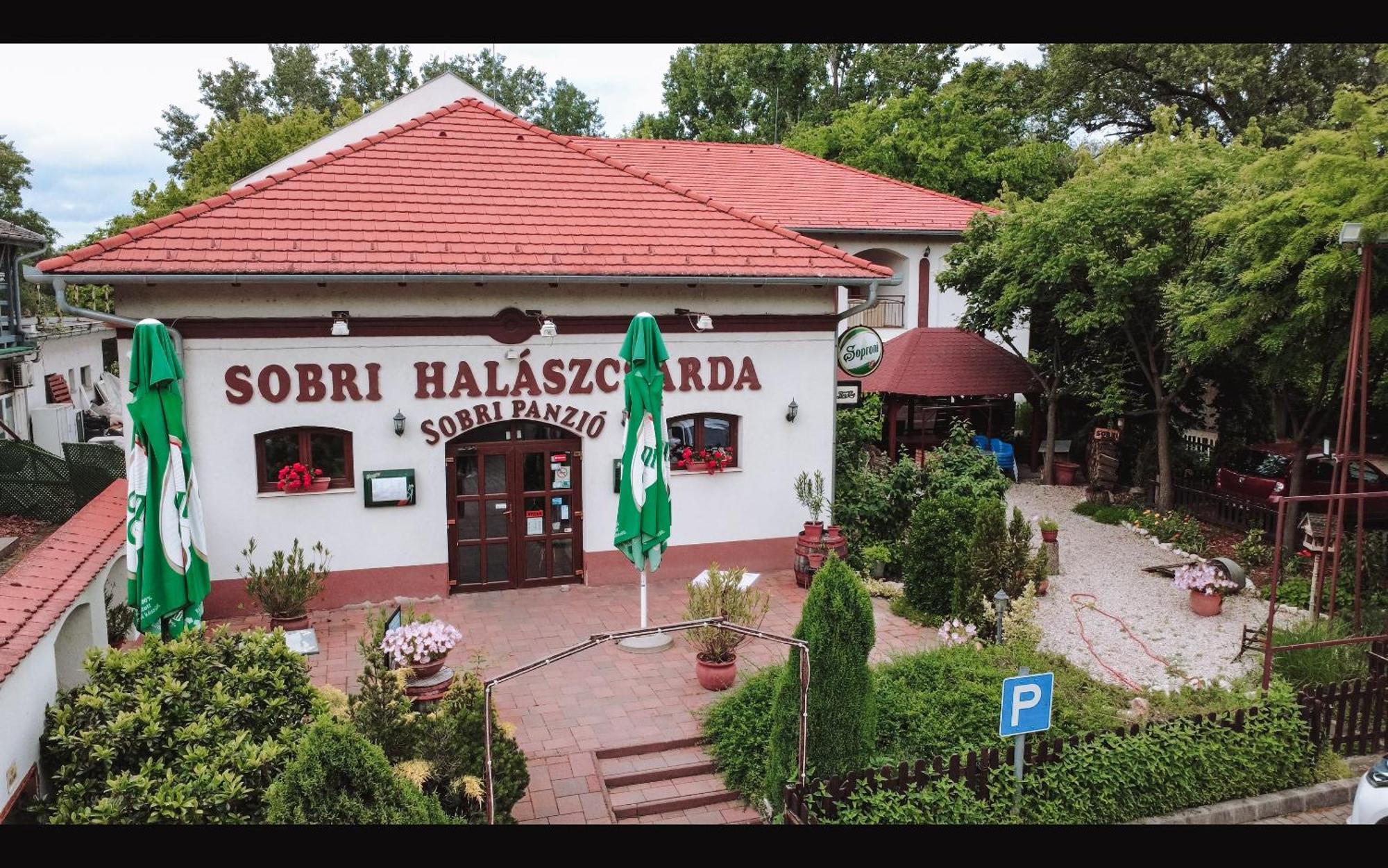 Sobri Halaszcsarda Es Panzio 2*