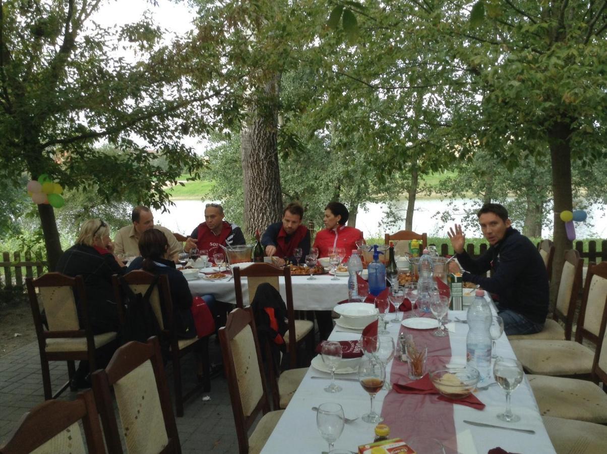 Sobri Halászcsárda és Panzió Maison d'hôtes
